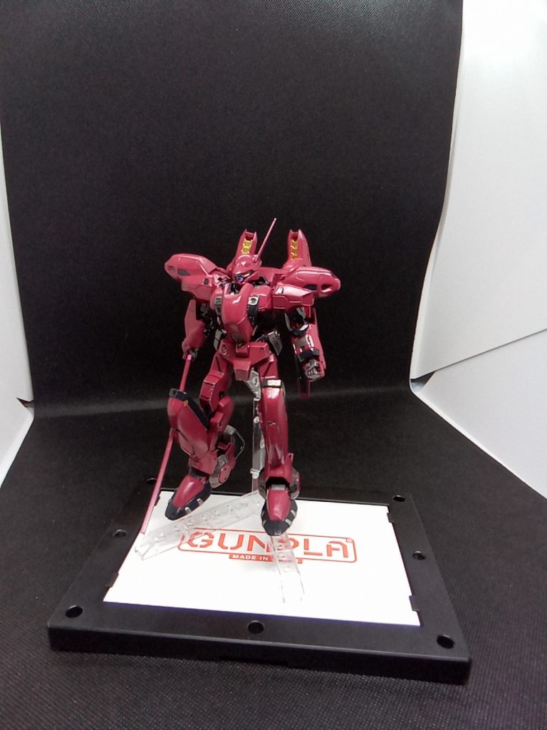 完成一歩手前脚部とスカート部分が完成品と違って獅電のままの状態です