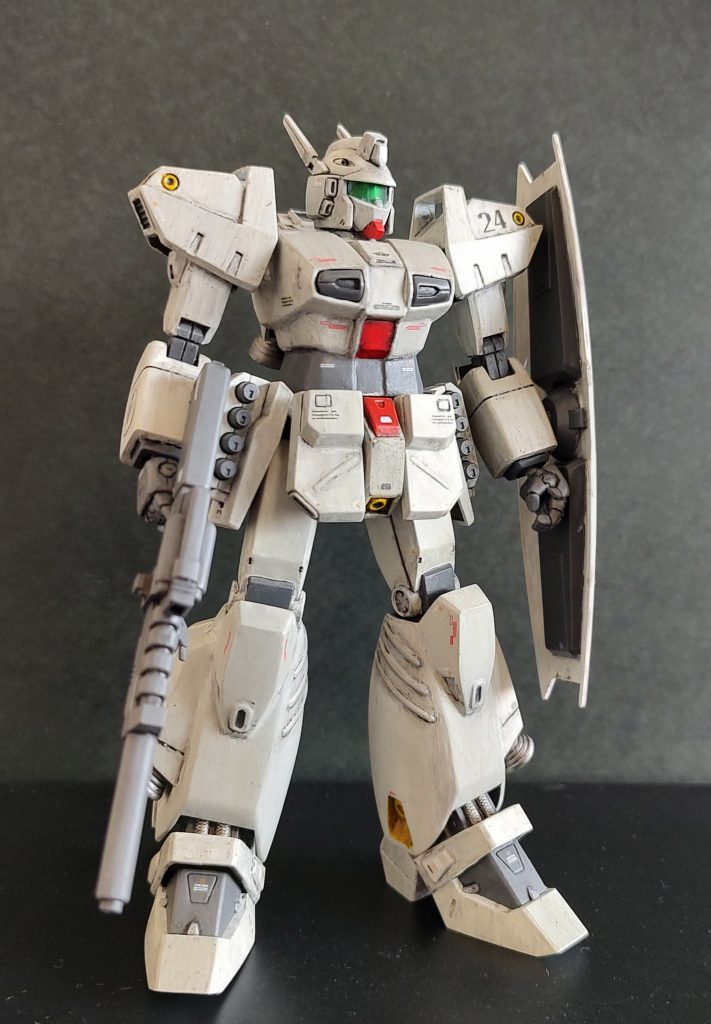 全体的に幅詰めや延長・短縮など、こまごまと改修しました。元キットの部品だけ使用する縛りで、そこそこ理想のプロポーションになったと思います。