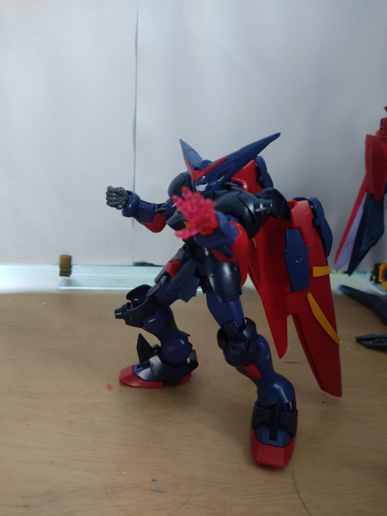 マスターガンダムは手の差し替えパーツが豊富なので作っていて楽しかったです。