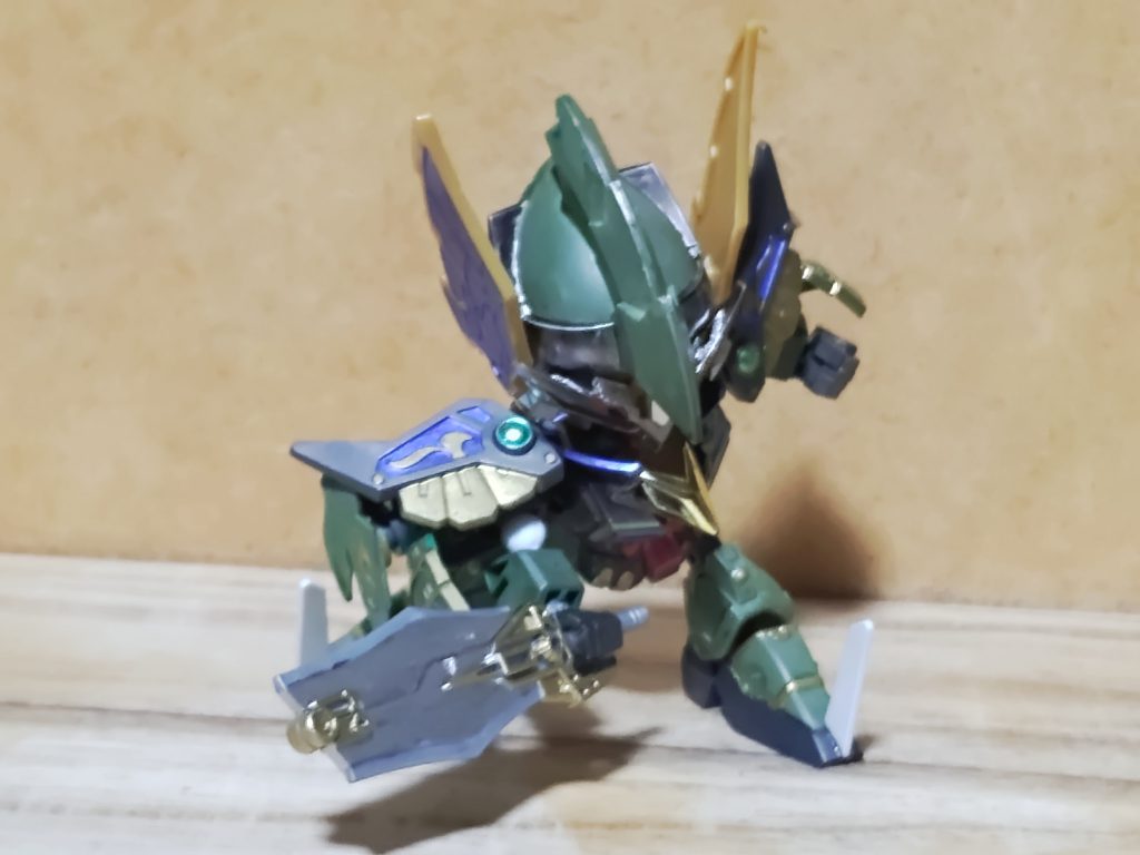 武器は両刃の斧・『譜庵斧(ふぁんふぁん』。刀身は短いものの、彼自身のテクニックが高いために寧ろ敵にとって脅威となる。これを用いた必殺技は、刀身に紫のオーラを纏わせて大剣に変異させ、敵に振り下ろす『斧弔減咽』。