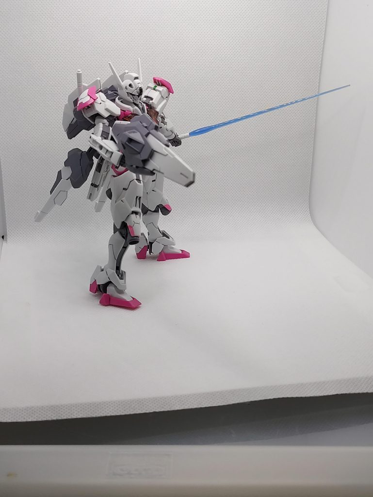 ビームサーベルは真っ青