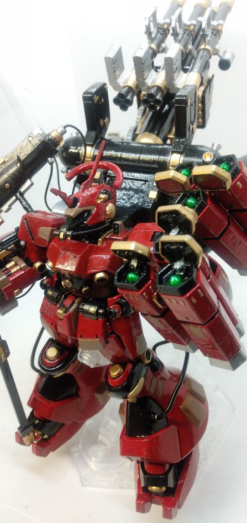 ホーミングレーザーロックオンした対象に6発のレーザーを放射する。威力は高いが、命中率は一般のホーミングミサイルと大差ない。いやーなかなかいい感じじゃないでしょうか?塗装は目をつぶってくださいお願いします(早口)正直この何でもかんでもつけまくる癖、直したほうがいいのかなぁと、思いますねぇ!後ろのランドセルに当たるんじゃ…