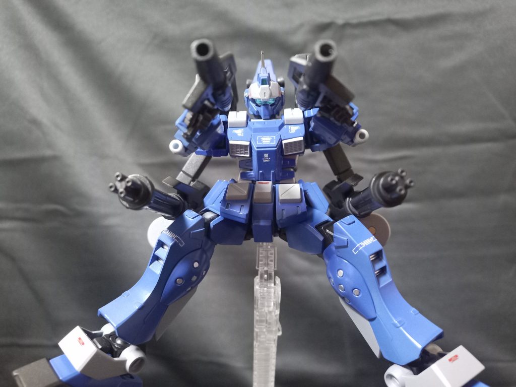 アクション!かっこよさ優先でポージング。