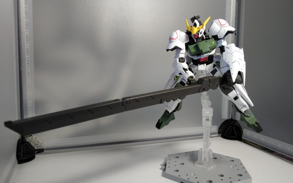 バルバトスにデモリッション・ナイフを装備させて見たかった。