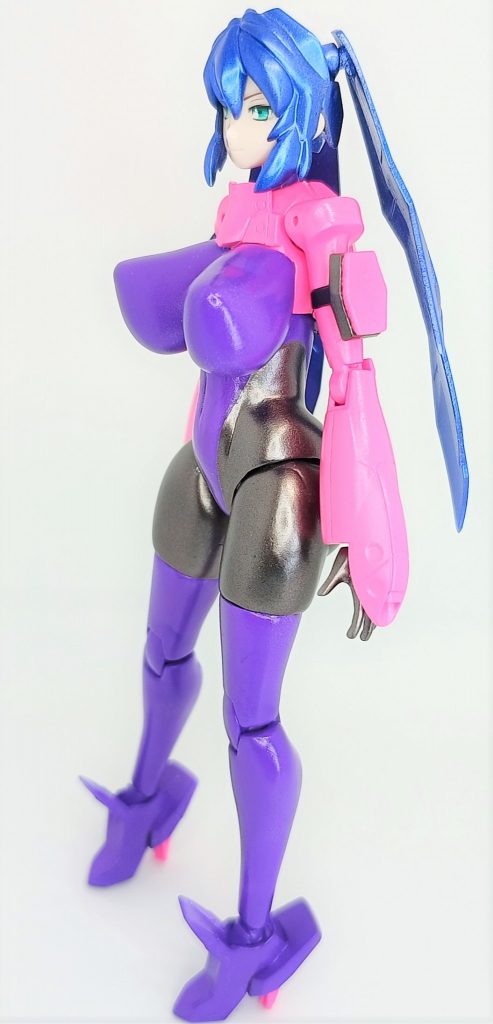 美プラはこれまで２作制作しましたが何れも完成には至らず、今回は兎に角完成させる事を目的に、可動範囲を犠牲にして体型以外は手を加えない等と妥協して制作しました。