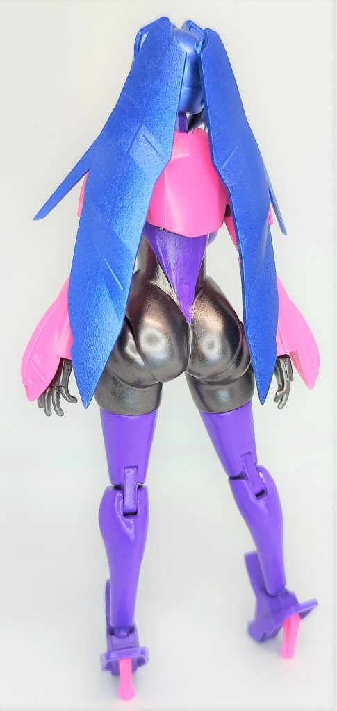 使用したマテリアルは主にプラバンやエポパテで、当初はウェーブの軽量エポキシパテを使用していましたが、途中からセメダインのエポキシパテ木部用を使用しました(効果時間速くてこれは良い物ですよ！)