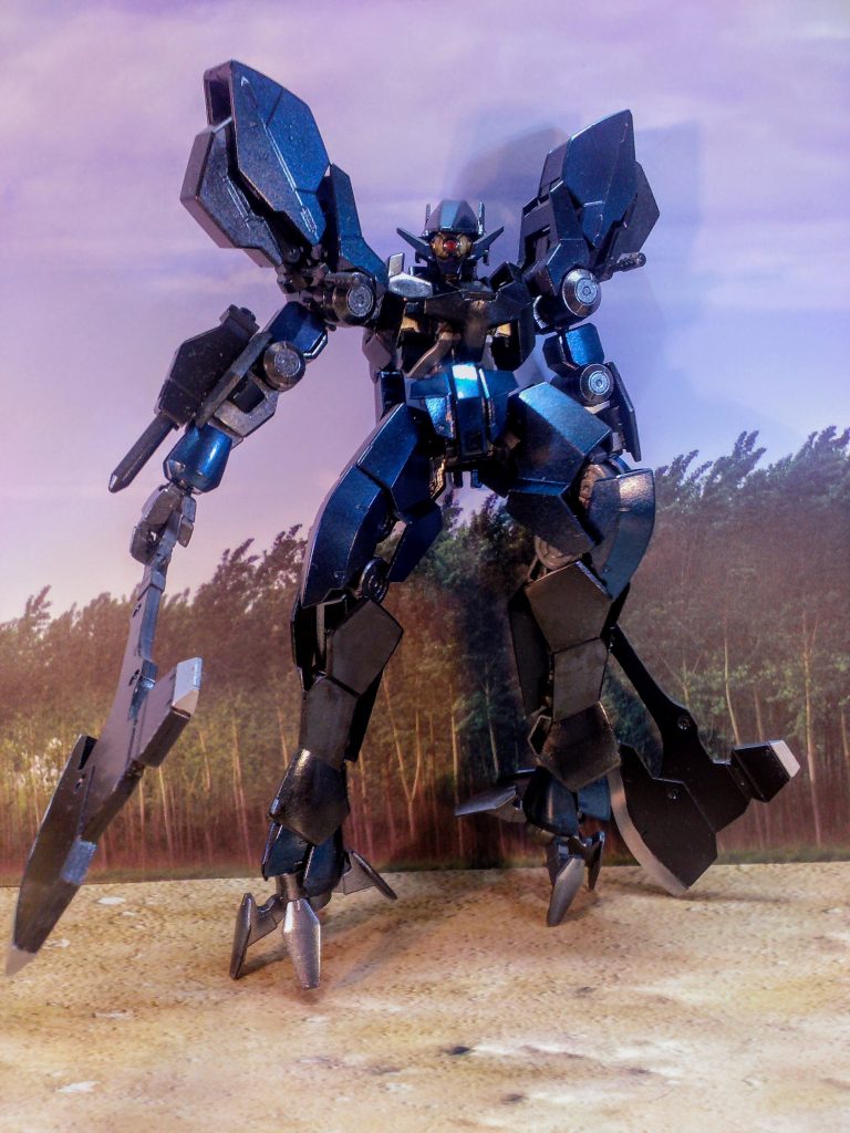 写真撮影用に改修前の艶々ピカピカメタリック仕上げのグレイズ・アインです。個人的にメタリック吹き重ね仕上げは大好物なんですヨ(笑)