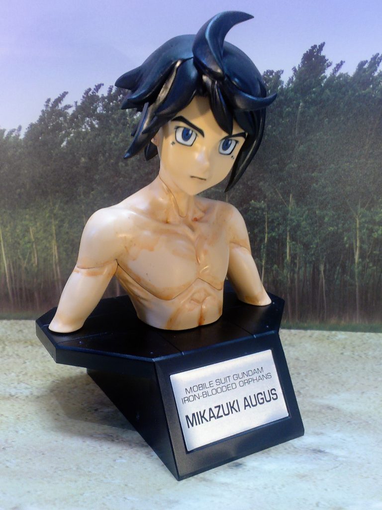 こちらは改修前のフィギュアライズバストの三日月オーガスです。(あまり出血大サービスは良くないので差し替えました(汗))