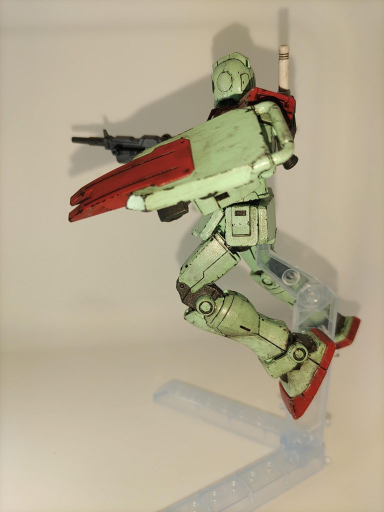 漫画「虹霓のシン・マツナガ」の1話で出てきた、100mmマシンガン装備のジムが妙に印象に残ったので装備させた