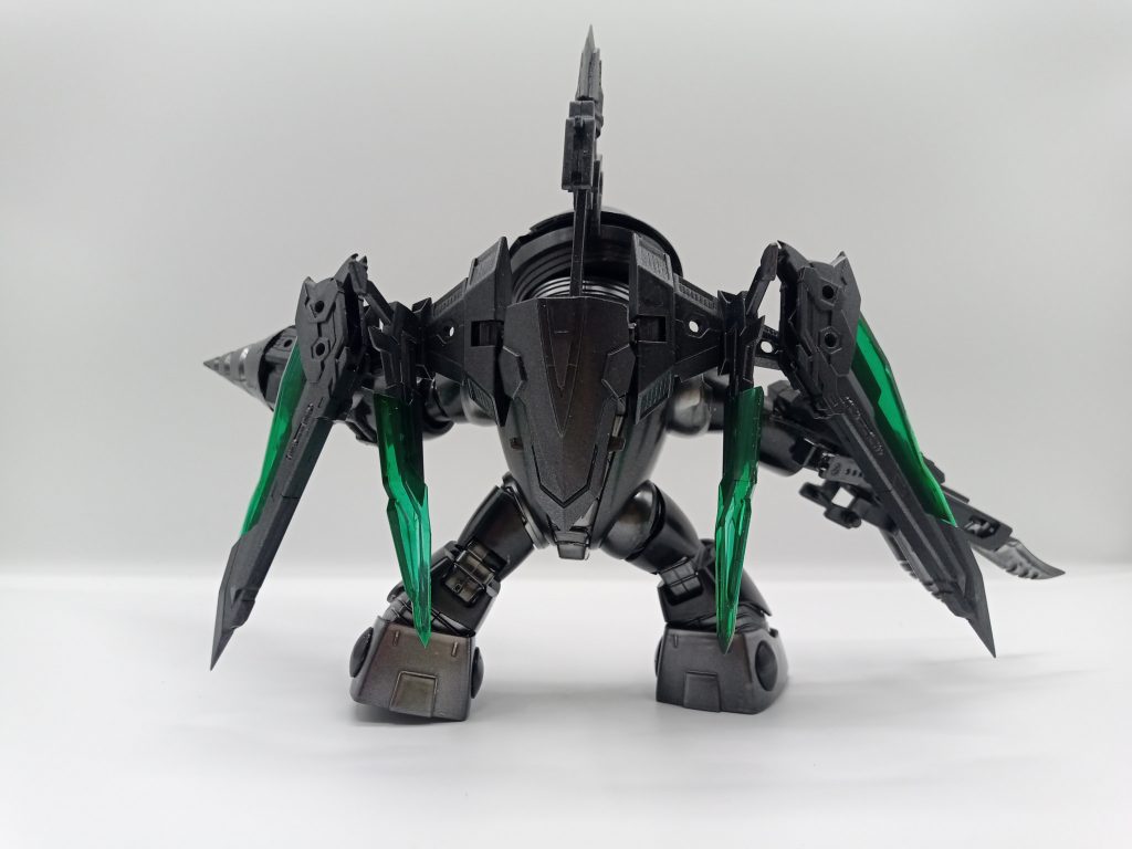 飛行ユニットで空を飛べますロマン満載です