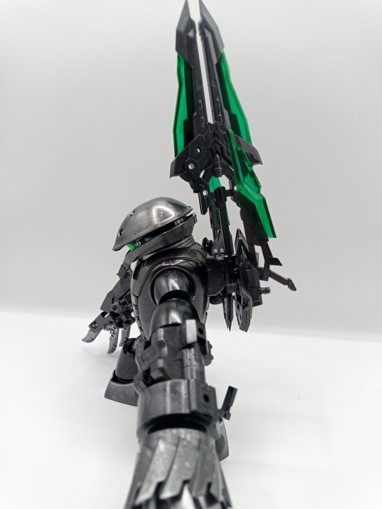 羽根をソードモードにして突撃!