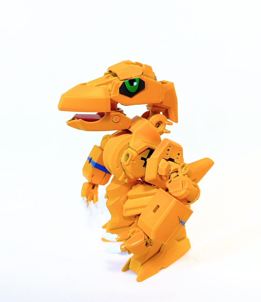 まずはアグモンからな!!!!というわけでまさかのアグ→グレイ→メタグレ→アルタラウスの4段階です。グレイモンがそもそもアグモン込みで行けるのでは?と思い実装。やっぱり成長期はSD等身が似合いますがSDガンプラのパーツは何一つ使ってないです。進化後のパーツ構成の都合で腕に青いラインが出ちゃってますがまぁX抗体ってことで・・・それだとライン足りんか。