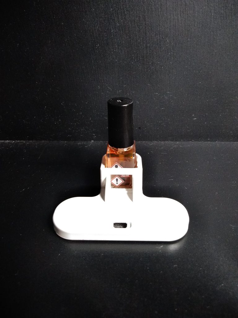 自作、転倒防止オリジナルスタンド