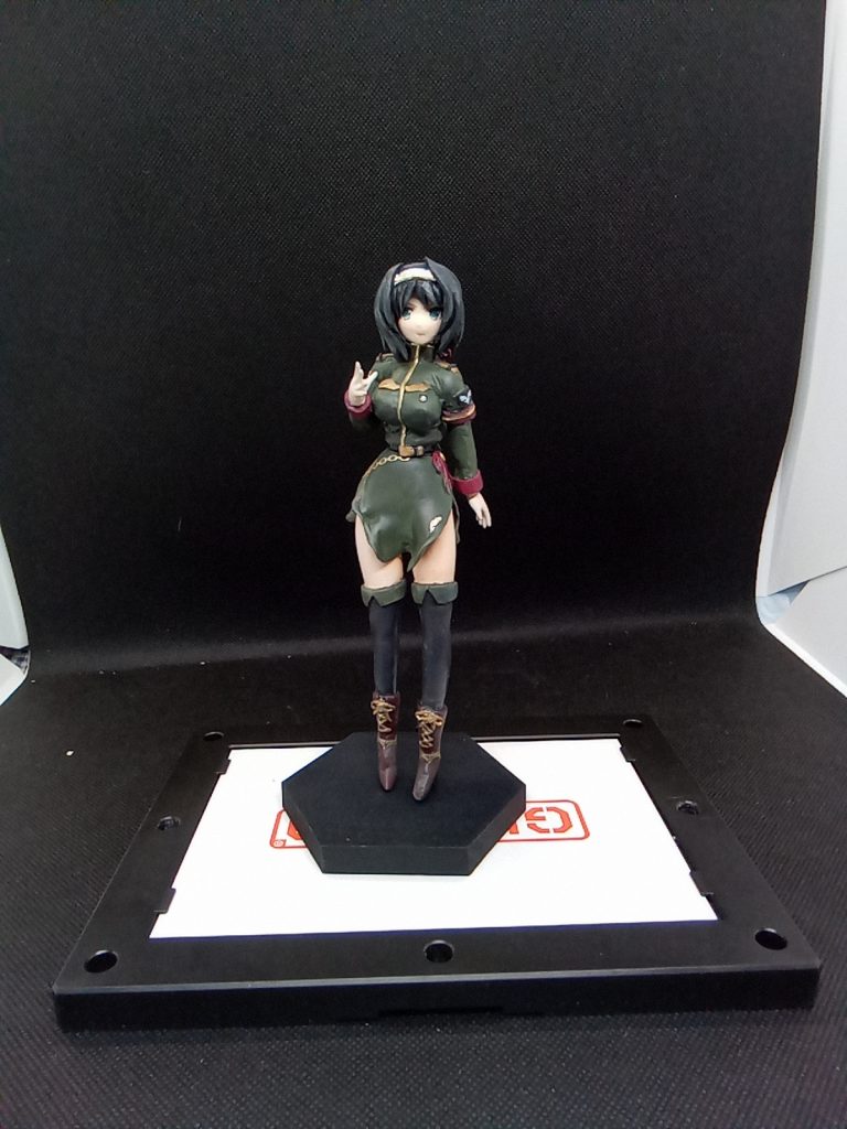 ケルゲレン子さんはパンツスタイルでしたがスカートにアレンジ胸元の飾りとブーツの紐を実験的にパテで造ってみました。