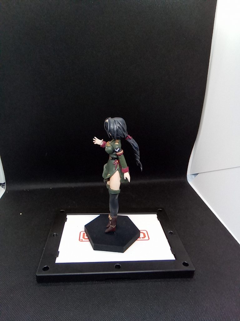 スカートを簡単に造れないかな(分割して加工と塗装の簡略化の試験)～とスリットを入れた所謎の構造のスカートにwあとは自分の趣味でスカートに動きをプラスヒラヒラした部分は造るのが面白い♪