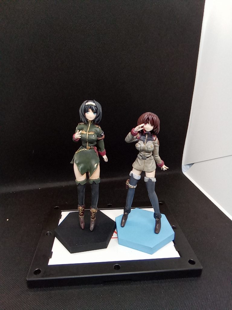 同時進行で造ったノエルと比較試験的に0,5頭身ほど大きく造ってあります。身長が高くなった理由としてはブーツのヒールを高くしたのもあわせて脚が長く(太くも)なってます。あとは胴体と頭部を少し大きくしてノエルよりも　やや年上の女性をイメージしてみました。