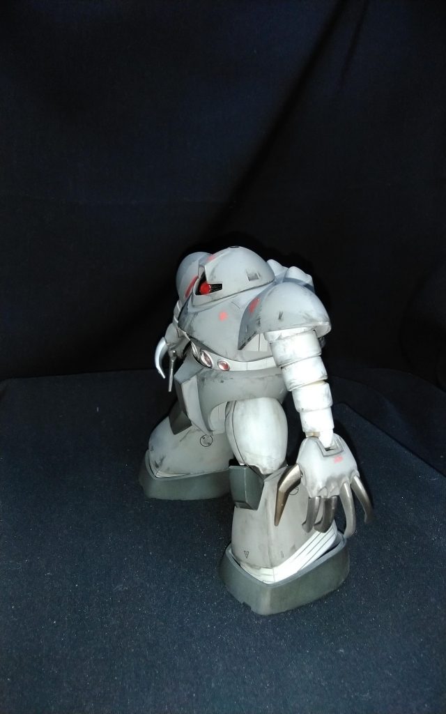 デカール手持ちが黒やグレーだったので困りましたどうやっても地味なので最後に軽くウォッシング