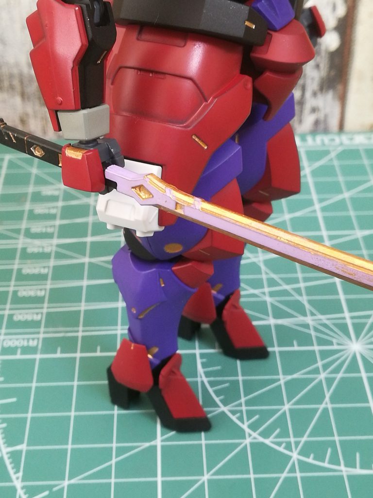 百錬のムッチリした足には絶対ヒールのほうが合う! ダークでセクシーな感じのを作りたい! というのが本来の制作動機でした色は悪の女幹部のイメージから(基本色 つや消し黒、赤2号、紫)