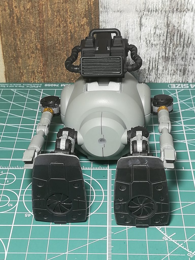 足裏モビルハロの足裏の肉抜きを埋める方法を思案している時にジュアッグのパーツを見つけて制作を決意 パテを使える人に憧れています色にムラがあるのはご愛嬌