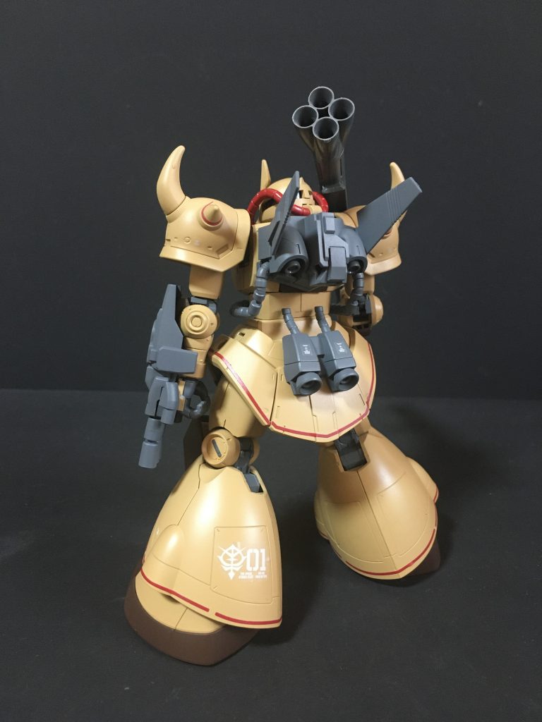 後方ショットグフ飛行試験型（旧MSV）の羽をバックパックにつけて、腰にはグフR３５のバーニアーを追加しています。