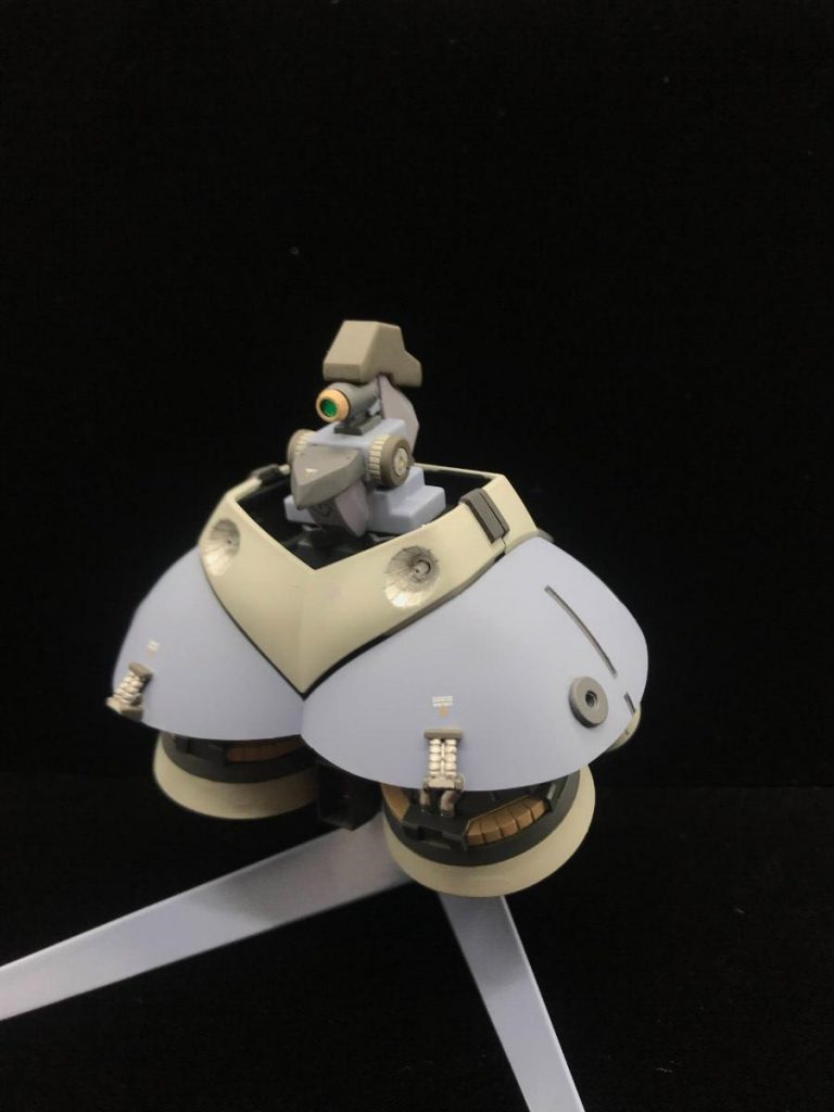 ジオングのスカートを利用して、バウンド・ドックみたいになりました。いや、むしろ「ニワトリ」ですね…。