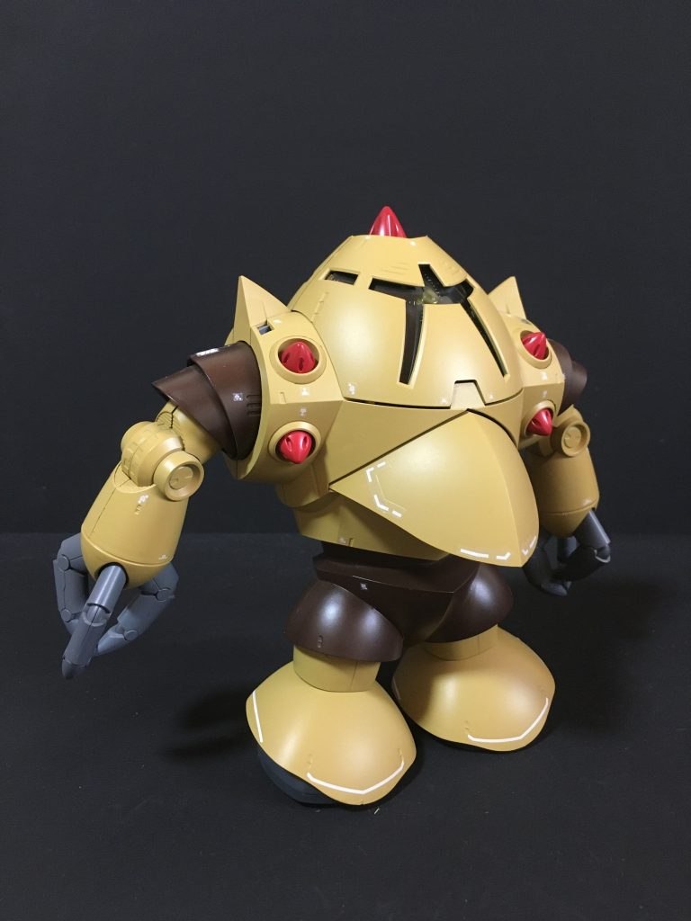 後方ショット。どこから見ても基本的に変わらないですね。。。