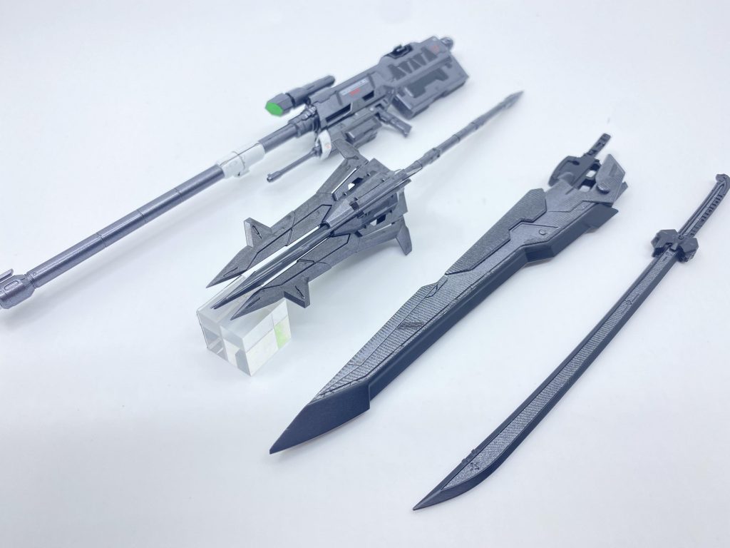 武器類です。レッドフレーム改から流用して大剣を1つこさえてます。刀剣類はカーボン塗装と黒塗りで印象を変えています。