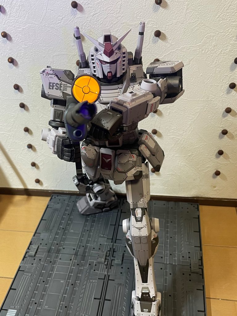 メガサイズモデルからビームライフルを借用。