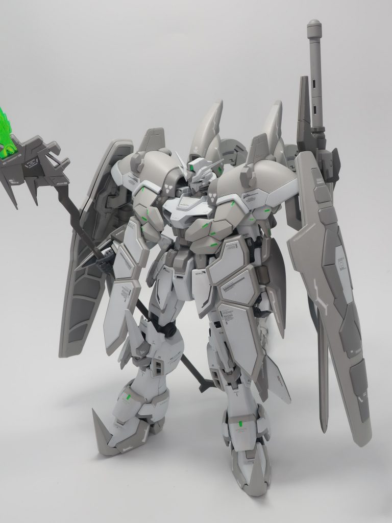 デスサイズの黒いイメージとは異なるものにしたかったので、白&グレーで塗装しました。