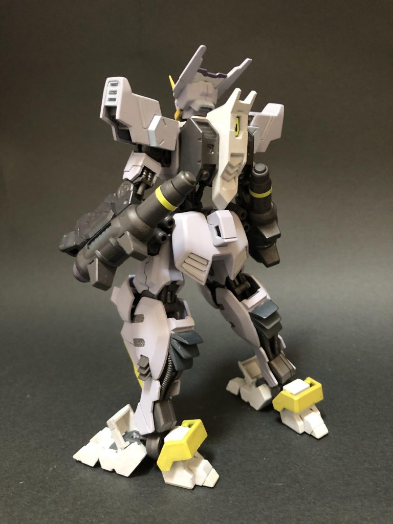 面白い色指定のモビルスーツで、色をつくるのが楽しかったです。筆塗り　全塗装ガンプラ　2022 その64