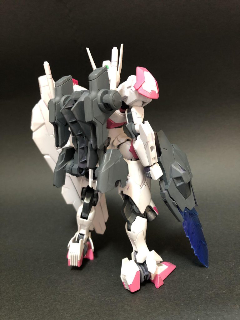 こちらはシタデルカラーを中心に使っています。パープルやピンクのような中間色はいい色が揃っていますね。