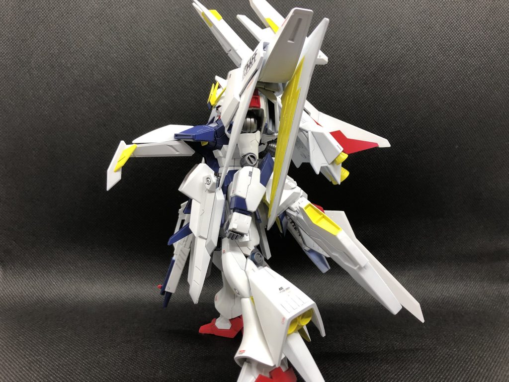 側面いつもはあまり使わないコーションマーキングのシールを割と使っています。（場所と意味合いは適当なので合ってないかも。。。）