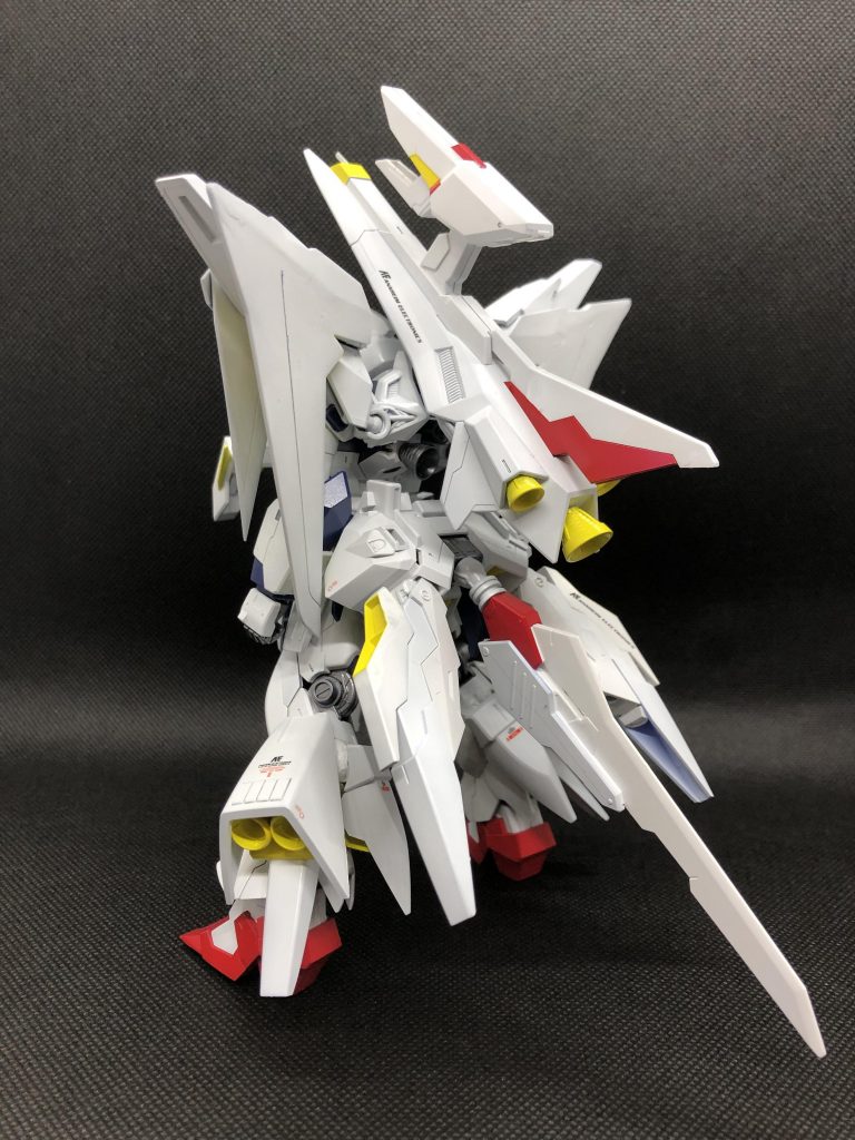 背面特徴的な六角モールドは一旦は入れてはみたのですが、イマイチだったので全部消しました。