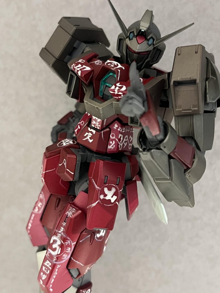 タキはソウルキャリバーシリーズ第1作から登場しているセクシーくノ一。豊満な肉体をほぼさらけ出しているピチピチボディースーツが大変エ〇いのですが、最新作ソウルキャリバー6では、なななんと、淫紋っゲフン、ゲフン!・・・全身に梵字が浮き出るという素晴らしくエ・・・カッコいい装束でキャリバー勢を熱くたぎらせてくれるキャラとなっています。