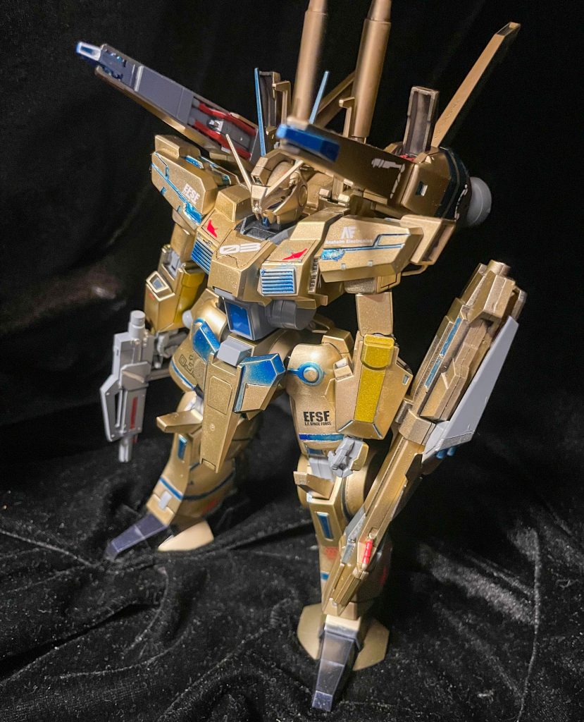 フロントショット。タイトル通り、フェネクスの色合いを参考にしました。缶スプレー塗装です。