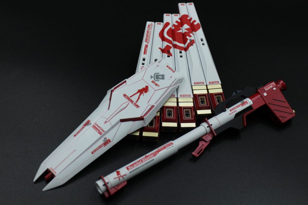 他の武装。自作の立ち姿シルエットデカールもお気に入りで、あちこちに使ってます。