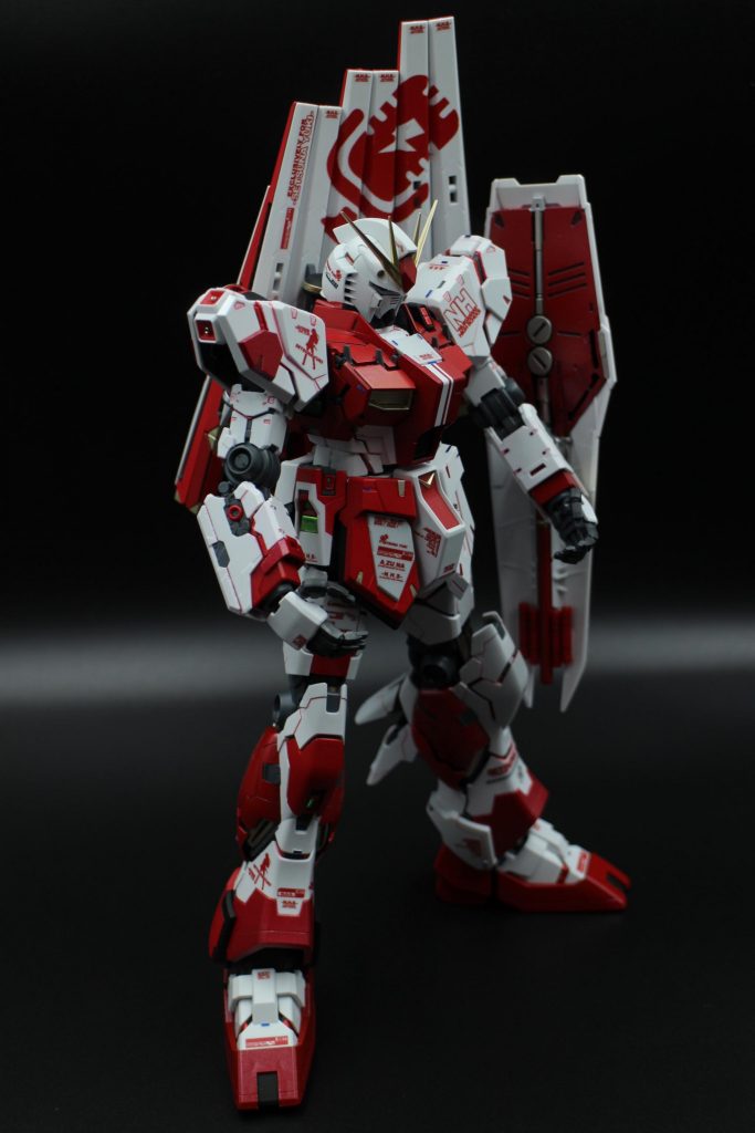 武装なしの素立ち。缶スプレーでのマスキング塗り分けは初経験でしたが、心が折れそうになりました・・・