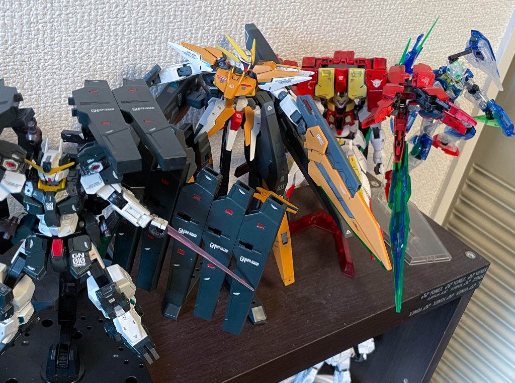 これで劇場版4機そろいました!クアンタはクリアカラーだったので特にいじってません。でもフルセイバーです。最後までご覧いただきありがとうございました!それではまた会う日まで、お疲れ様です!