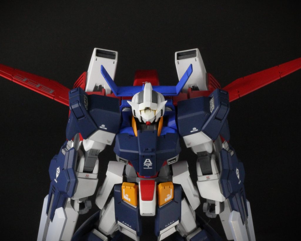 肩の部分は戦艦プラモのパーツでディテールアップ