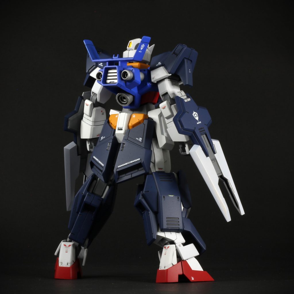 グランサ状態で お尻がエッチ ここも戦艦プラモでディテールアップまた、シールドライフルのバレルは、ホワイトシルバー下地にクリアホワイトによるホワイトキャンディ塗装です 磨いてはいない