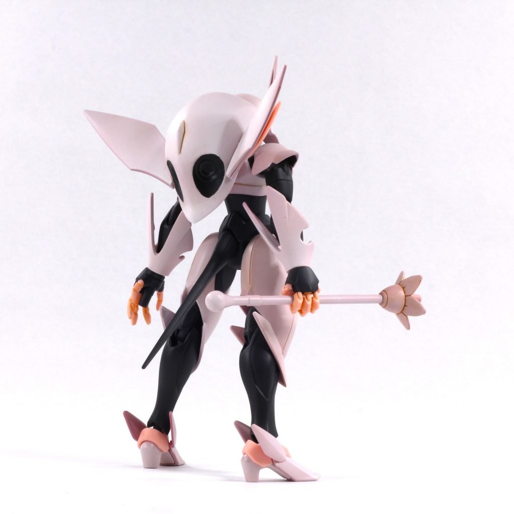 合わせ目消し頑張りました　肉抜きも埋めたよ！（角は見落としたけど）スミ入れはクリアオレンジ