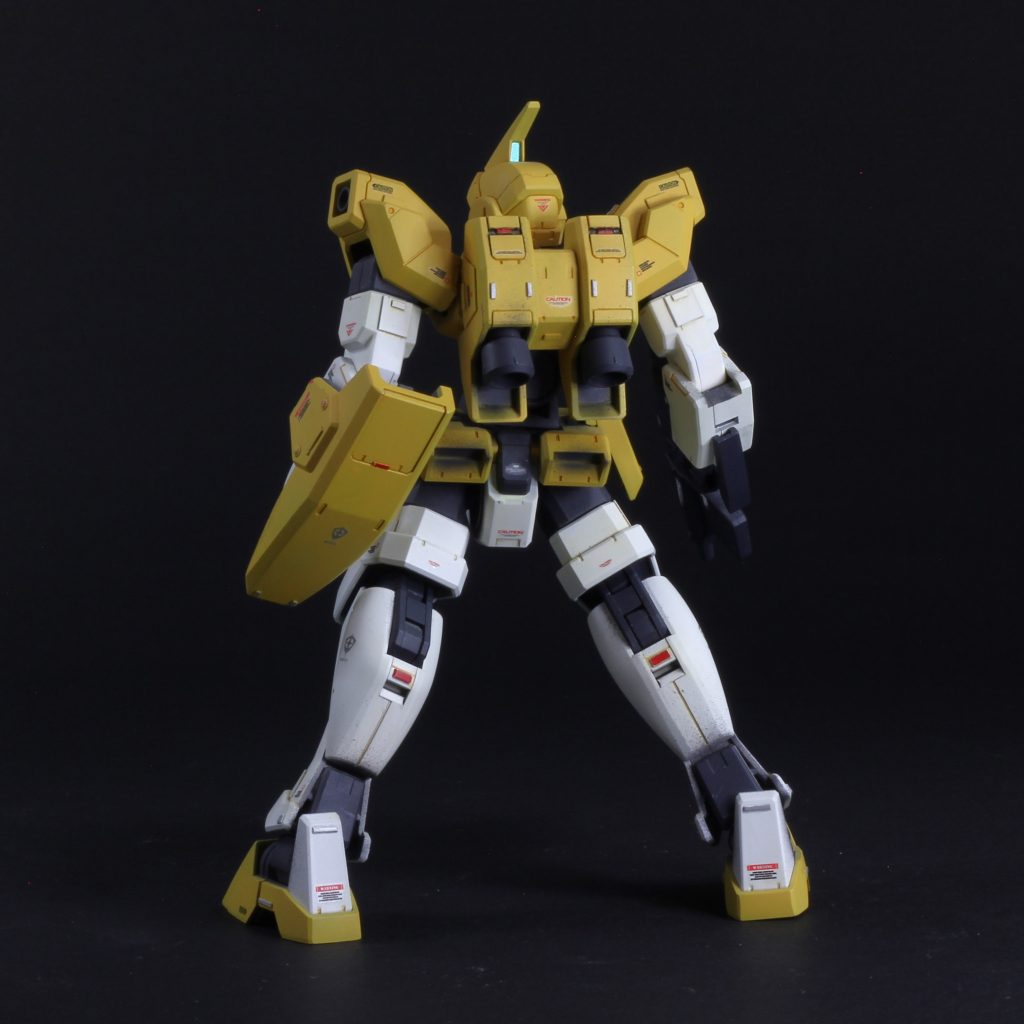 プラ板でディテールアップデカールはAGE とサンダーボルト