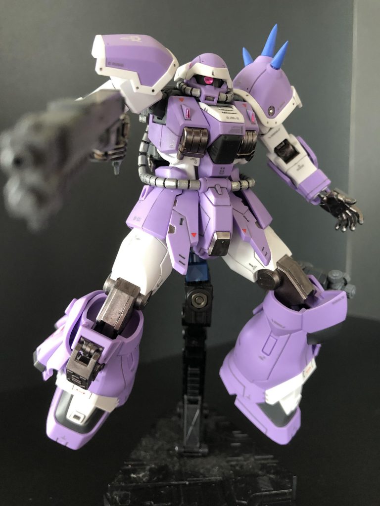 スジぼり、部分塗装、デカールを貼って半光沢コートで仕上げています。