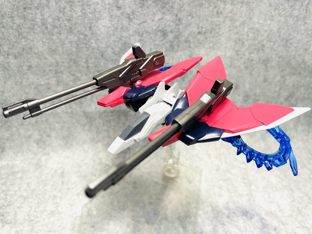 スターリングブースターユニバースブースターにイージスのバインダーとビームライフル、孫尚香ストライクルージュの虎吼戦輪をマウントしたもの。