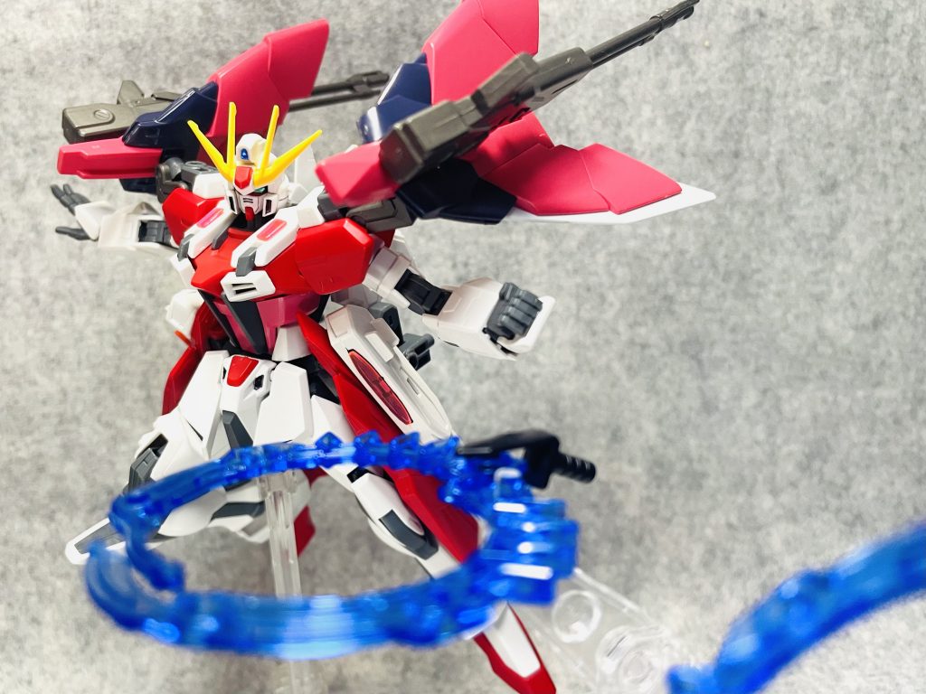 投擲しての使用も勿論可能。