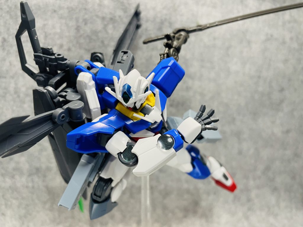 左腕ではNGN太刀をメインに振るいます。