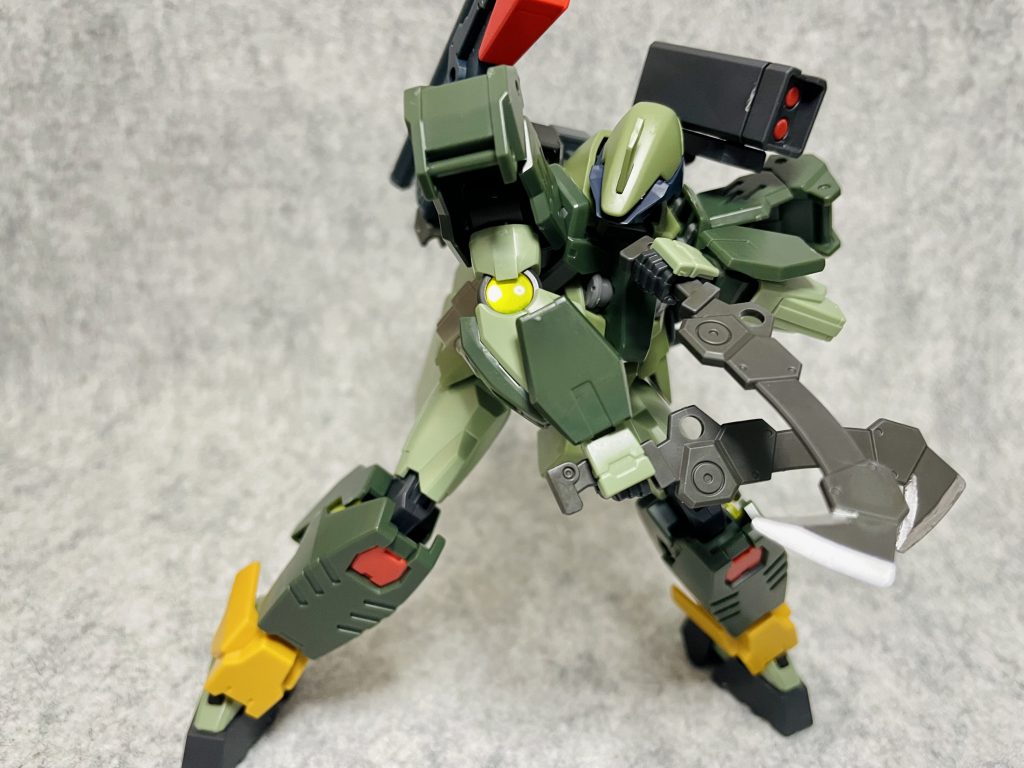 近接戦闘用にフラウロス用ナイフを2本装備。