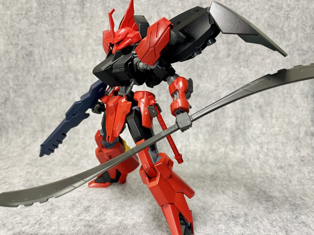 ウヴァルのグレイブを拝借。この武器ありきでゲルググ頭のガンダムフレーム機をこさえたといっても過言ではありません。