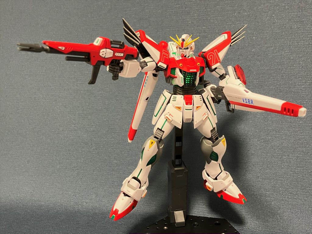 武装は、強化ビームライフルに