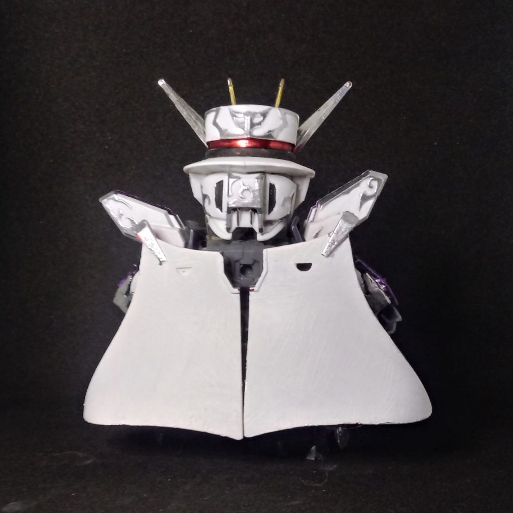 背面図色はほとんど白でよくわかりませんが、プラはクリアレッドを使用しています